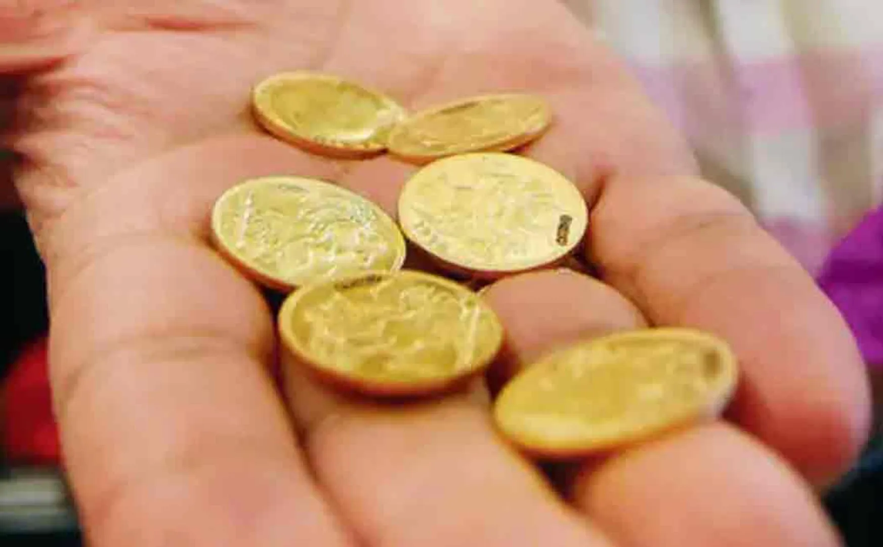 Fraud by talking on a cell phone claiming to deliver gold