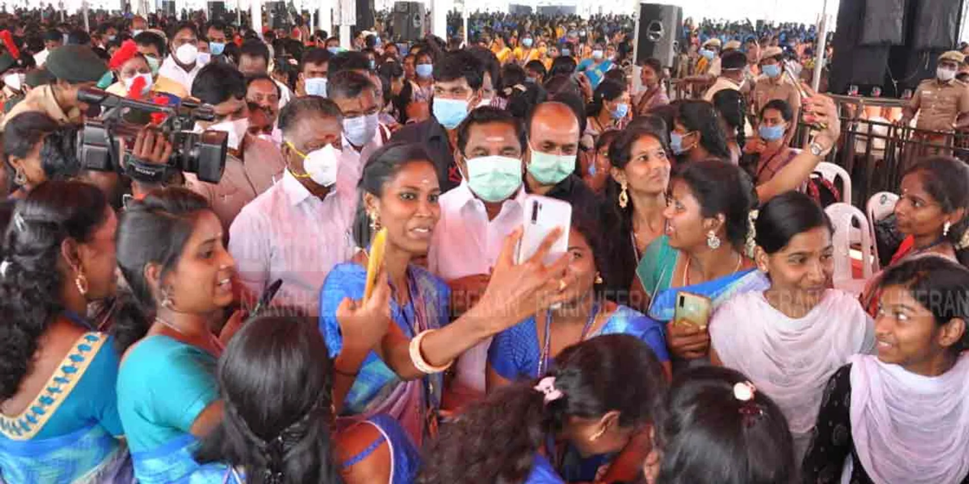 Students gather to take selfies with the Chief minister one! (Pictures)