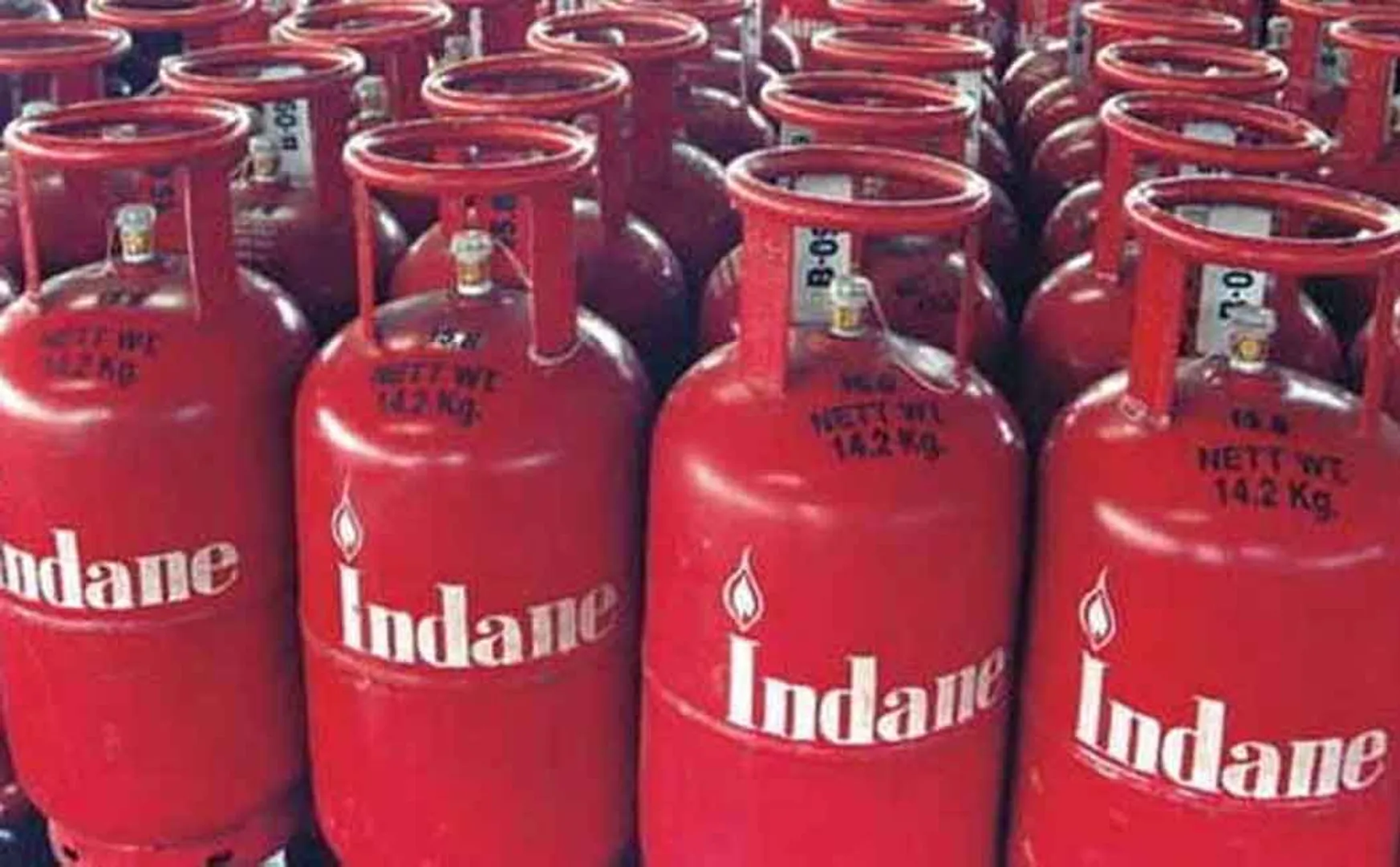 No change in cooking gas cylinder price !!