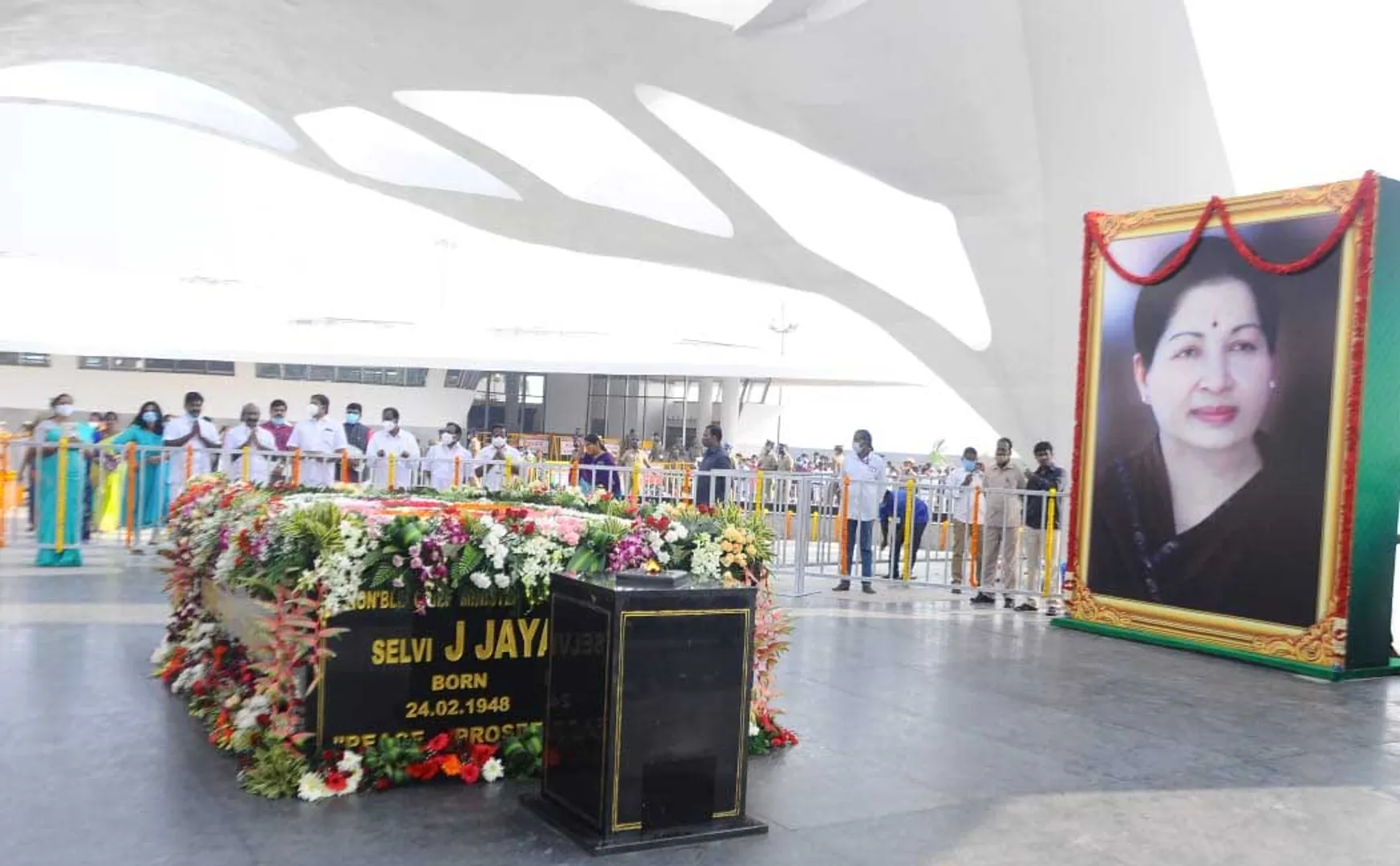 jayalalithaa, mgr memorials visitors not allowed 