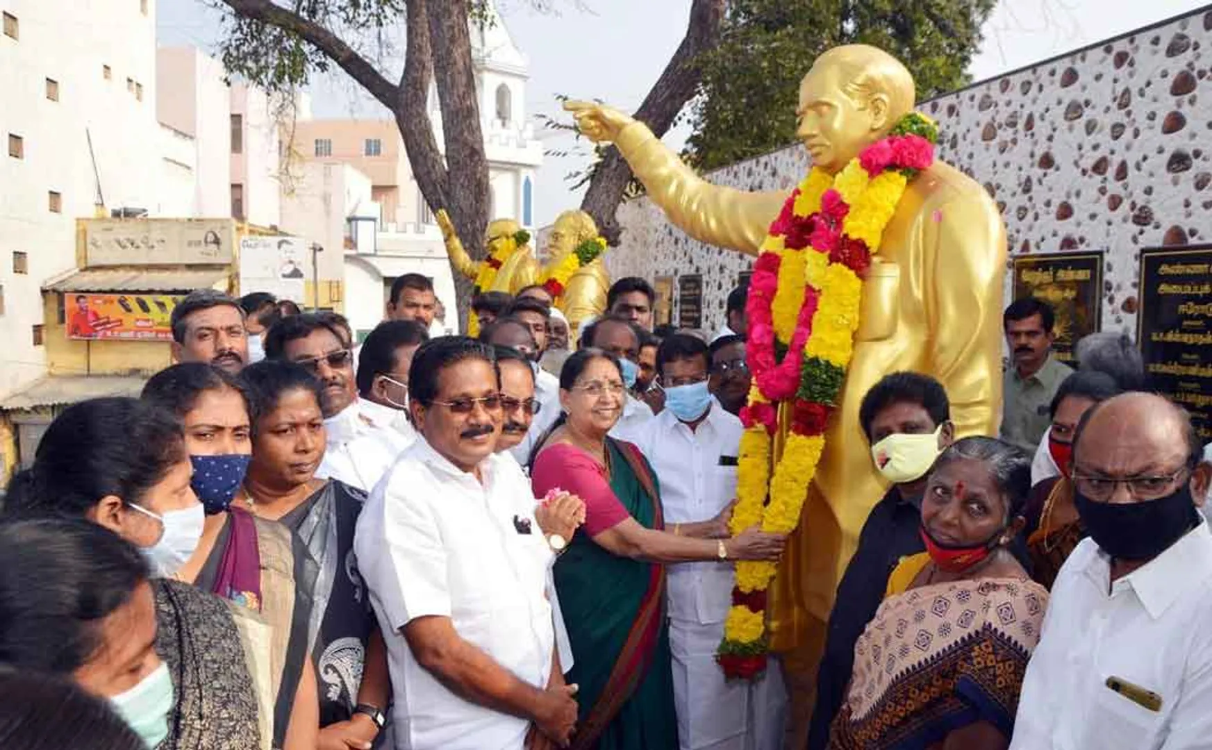 The Dravidians paid homage to the Erode Anna statue by wearing garlands ...