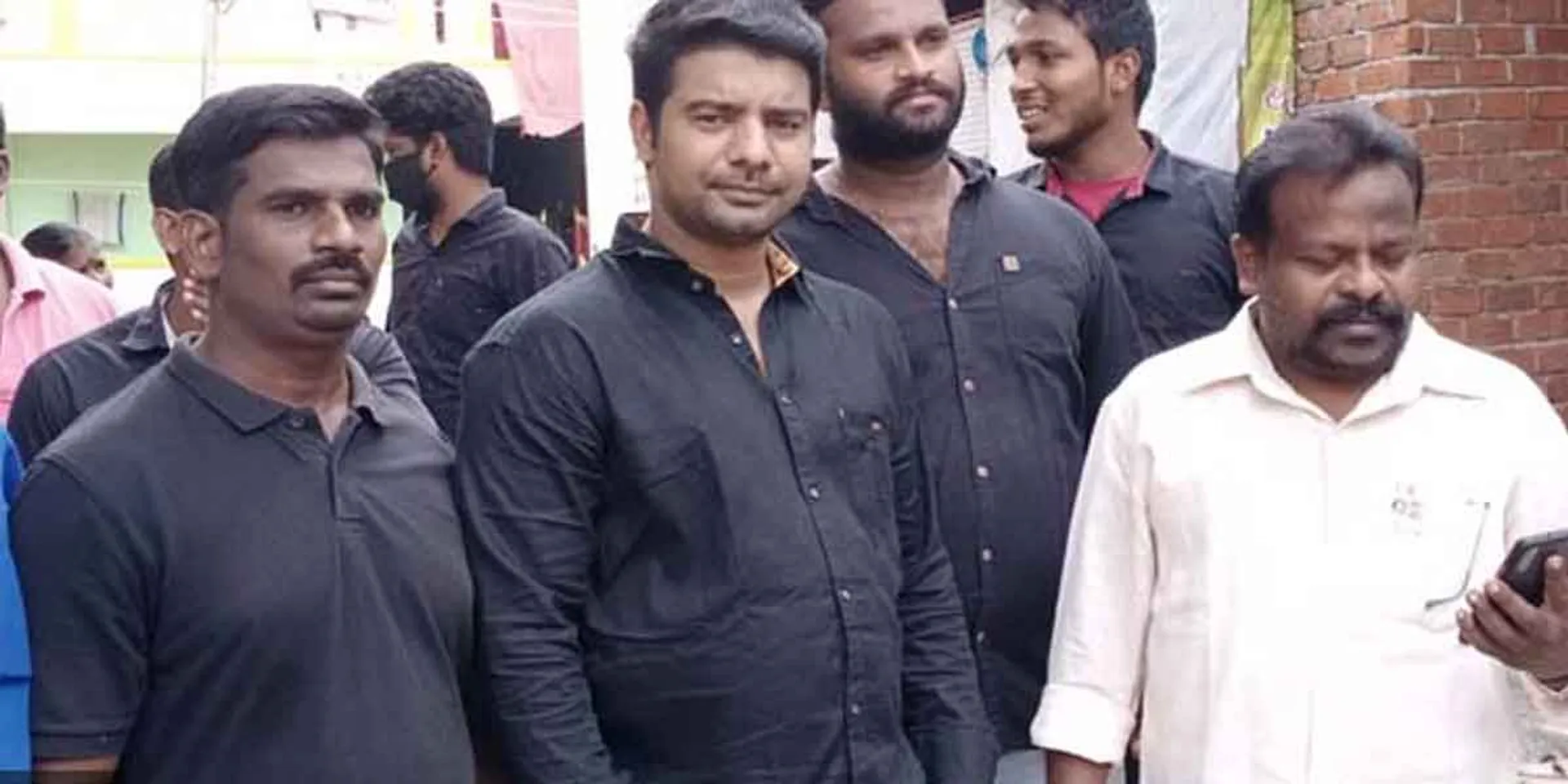 karuppar kootam issue 
