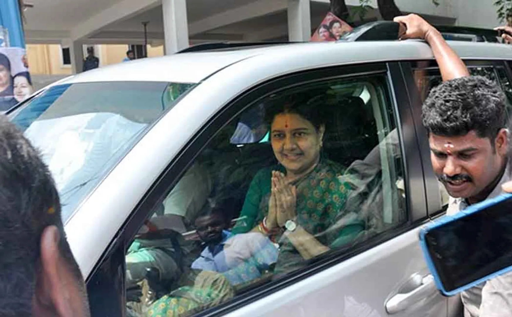  Will Sasikala come safely to chennai 