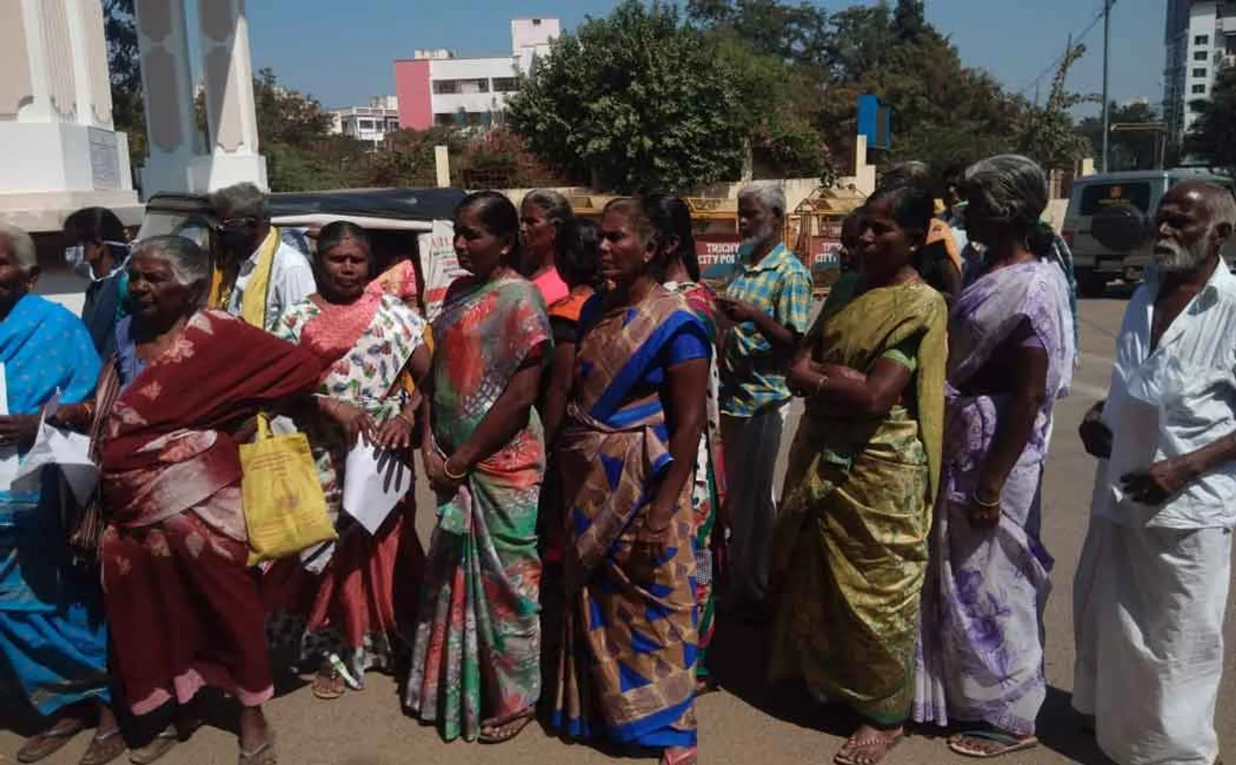 Women petition to the District Collector not to open tasmac