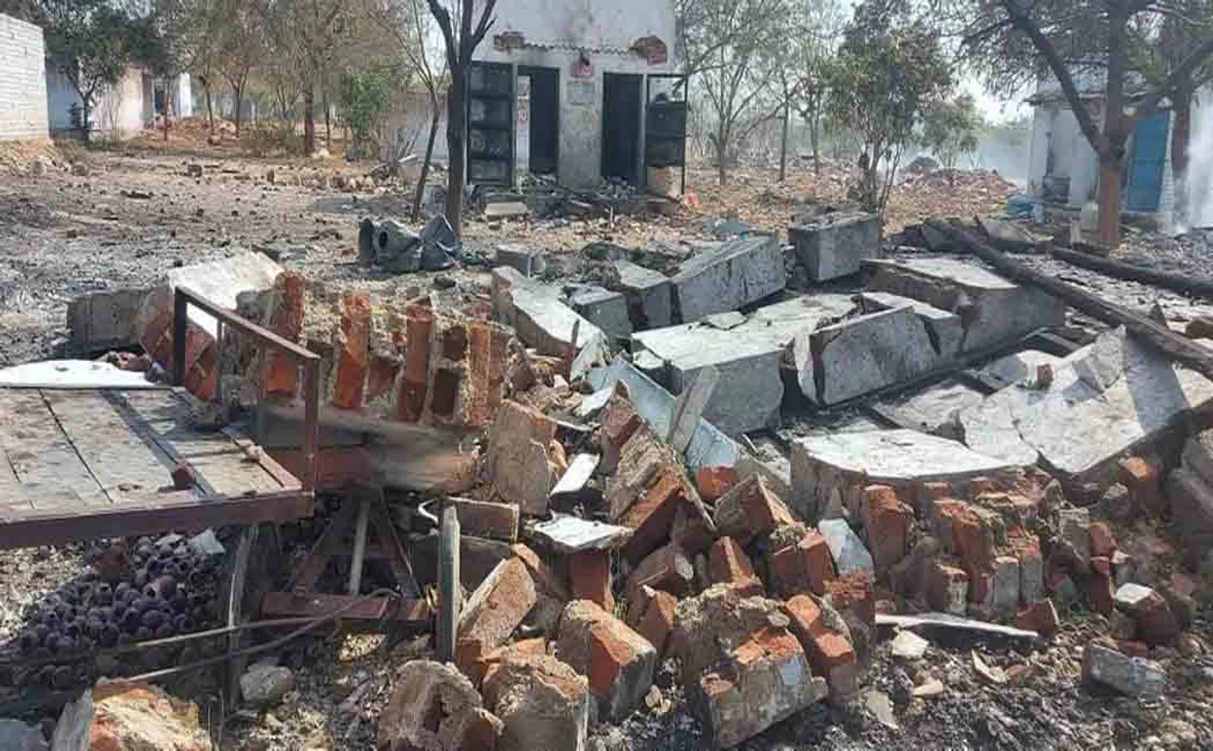 CRACKERS PLANT INCIDENT TAMILNADU CM ANNOUNCED RELIEF FUND 