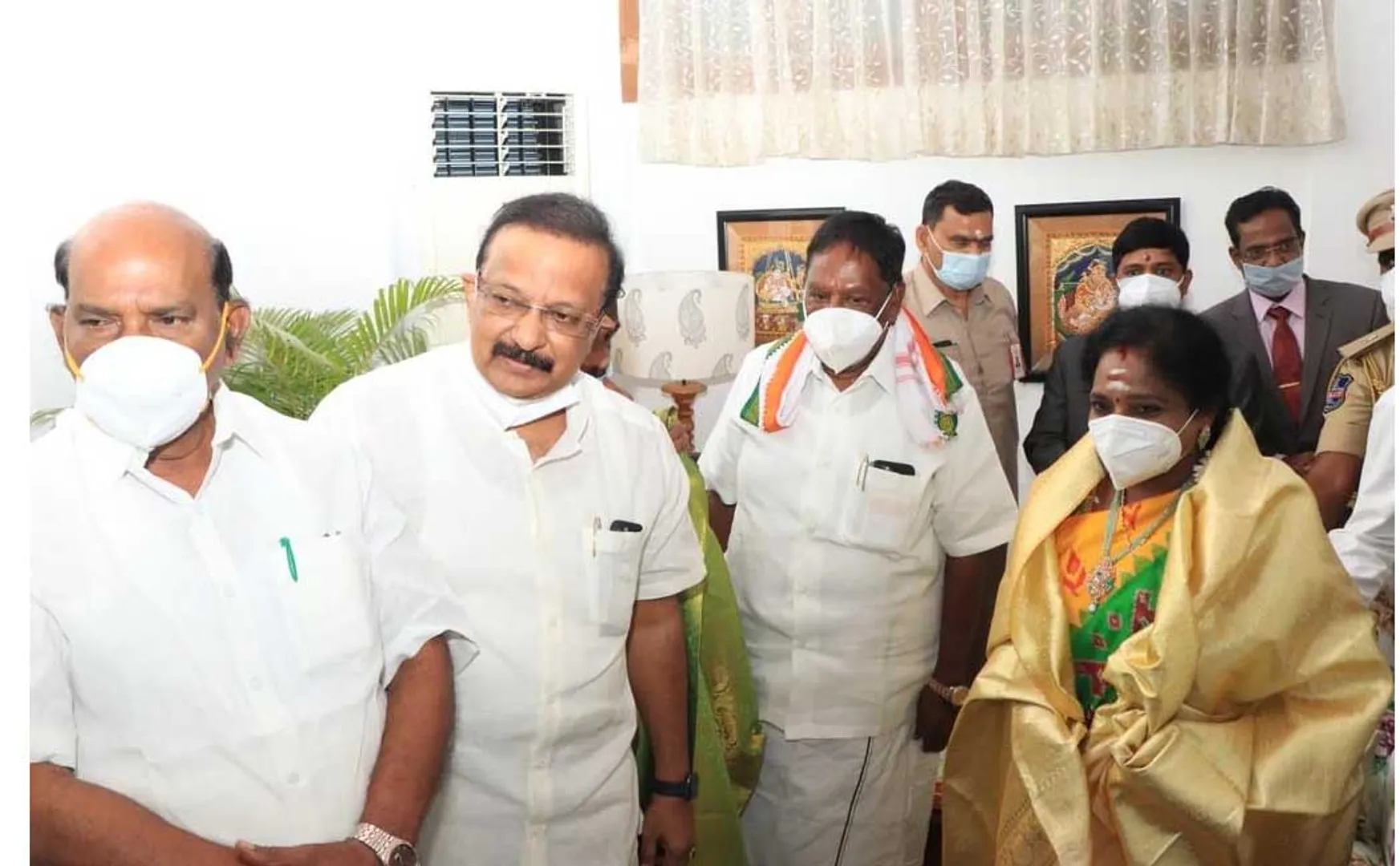 TELANGANA GOVERNOR PRESSMEET AT AIRPORT 