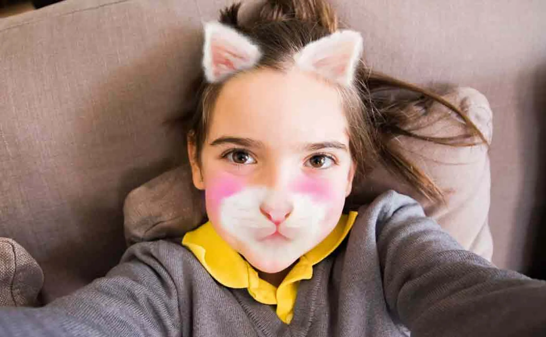 how parents should ensure child safety in internet and social media