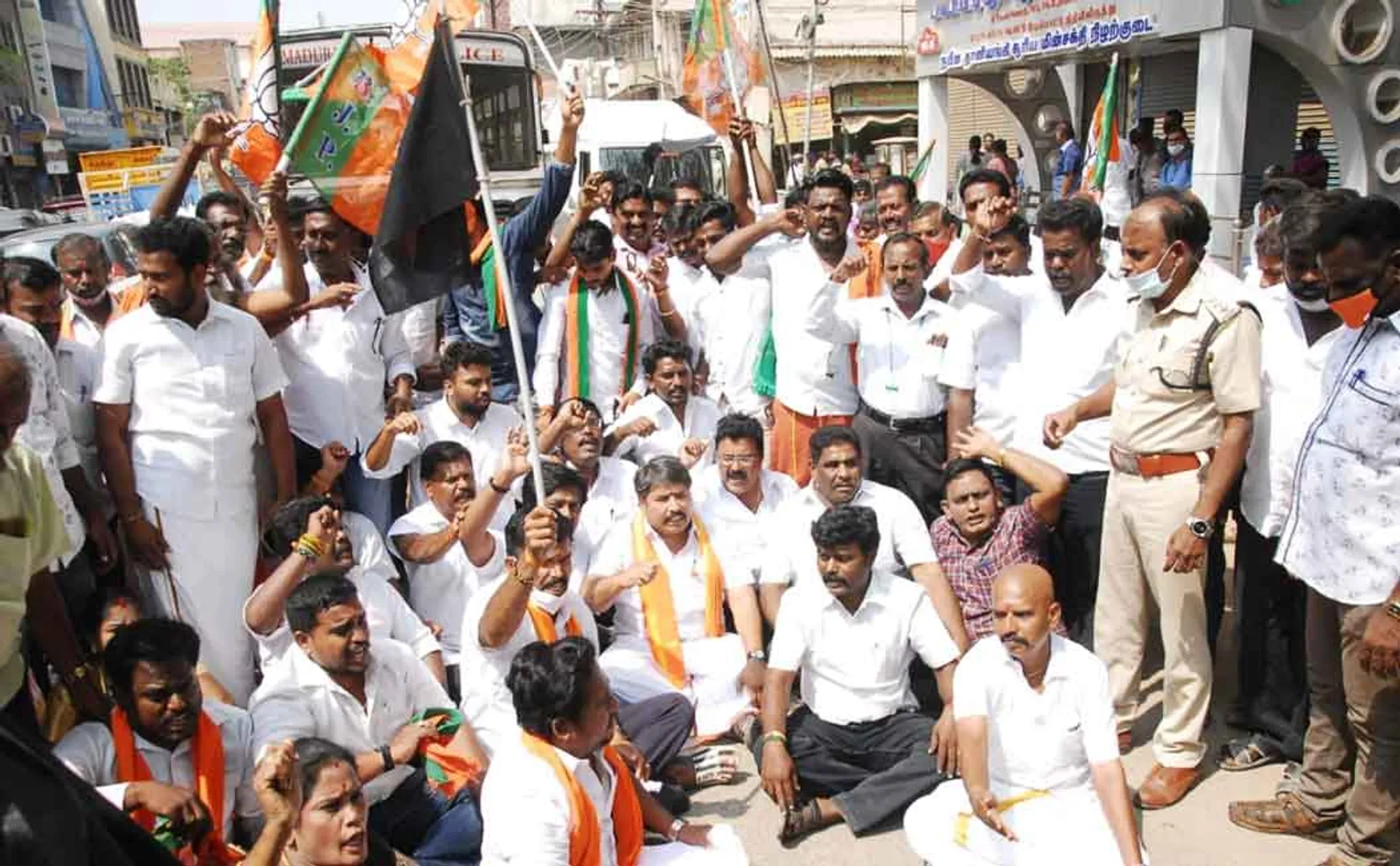 kalaignar statue at madurai bjp not allowed 