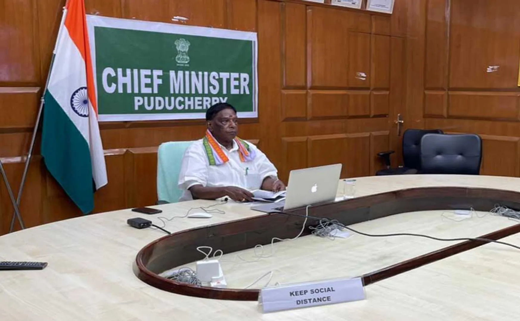 puducherry cm narayanasamy discussion with mlas and state ministers 