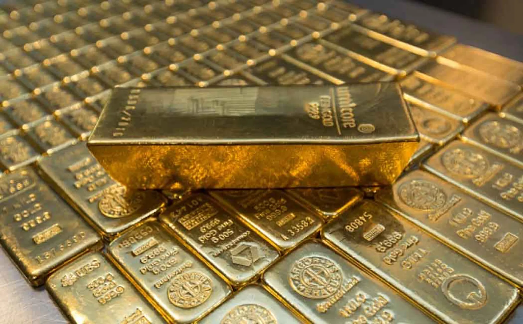 Man arrested for smuggling gold worth crores of rupees