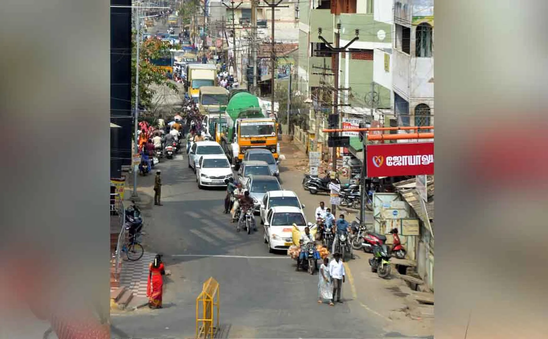 traffic jam caused by traffic signal