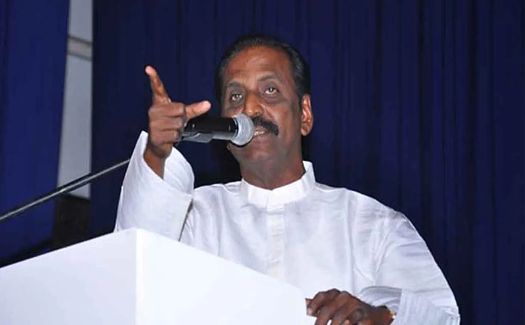 kavignar vairamuthu tweet 