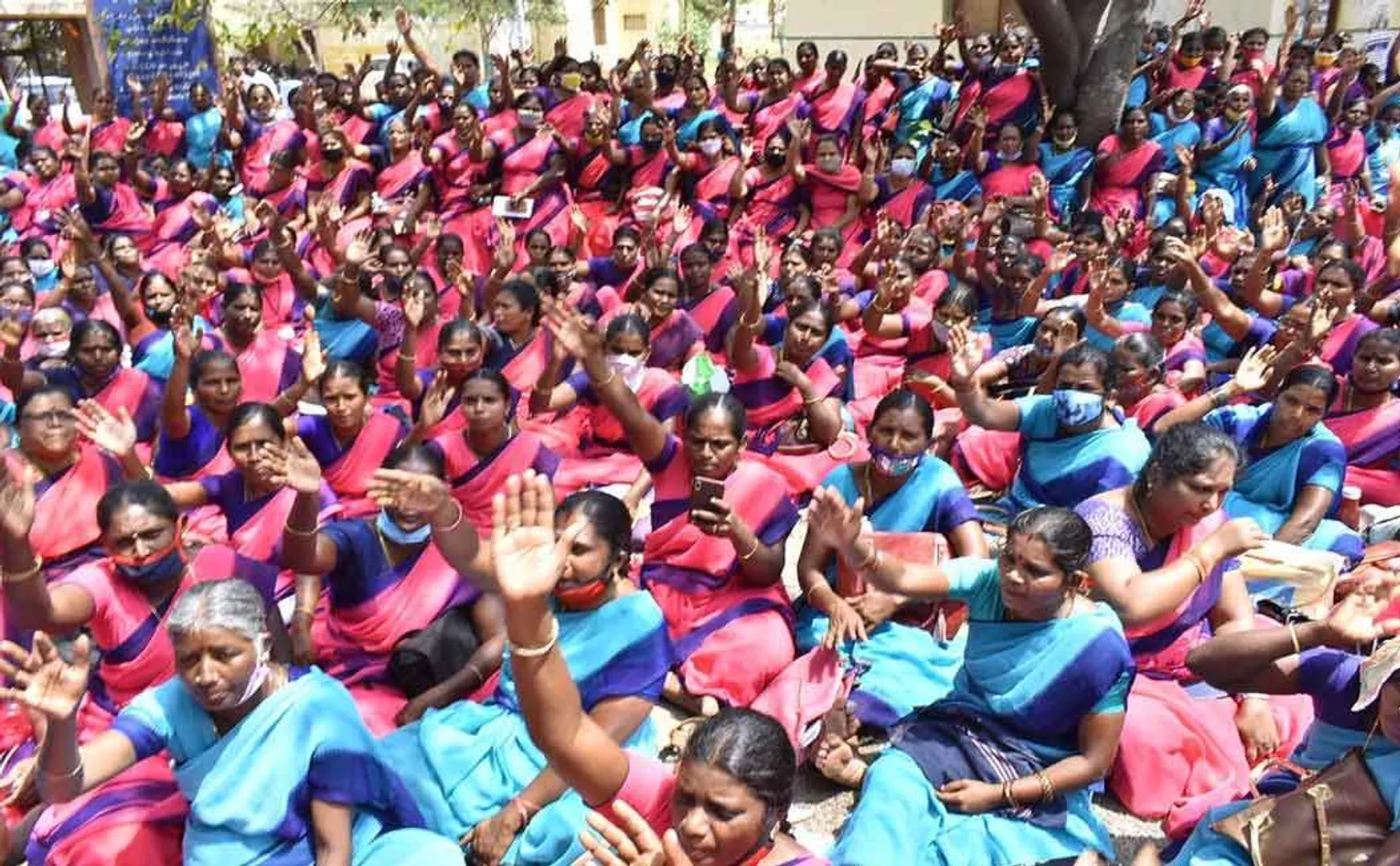 anganwadi workers involved in struggle