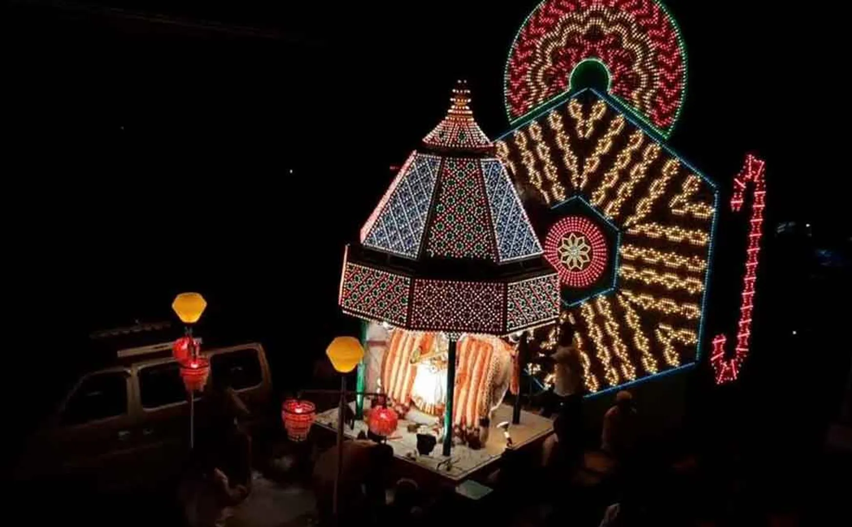 Masi Festival at Dindigul Electric chariot float
