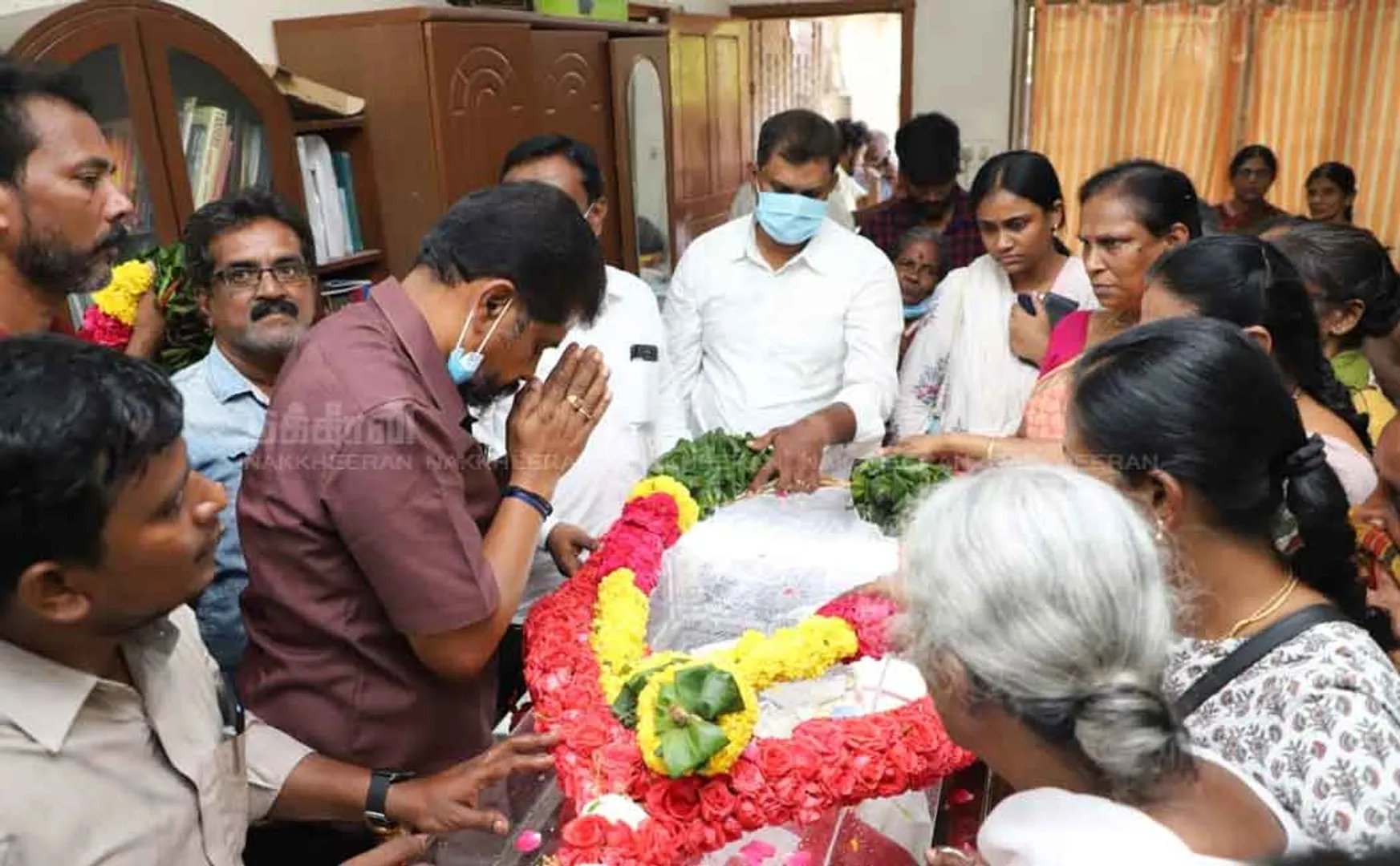 Nakkeeran editor pays homage to thஎ senior Communist Party leader D. Pandian 