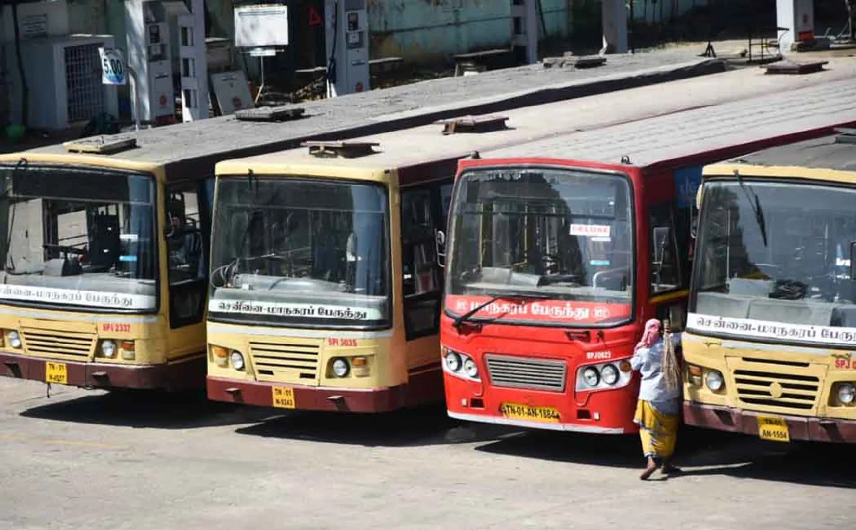 tn govt bus employees and government 