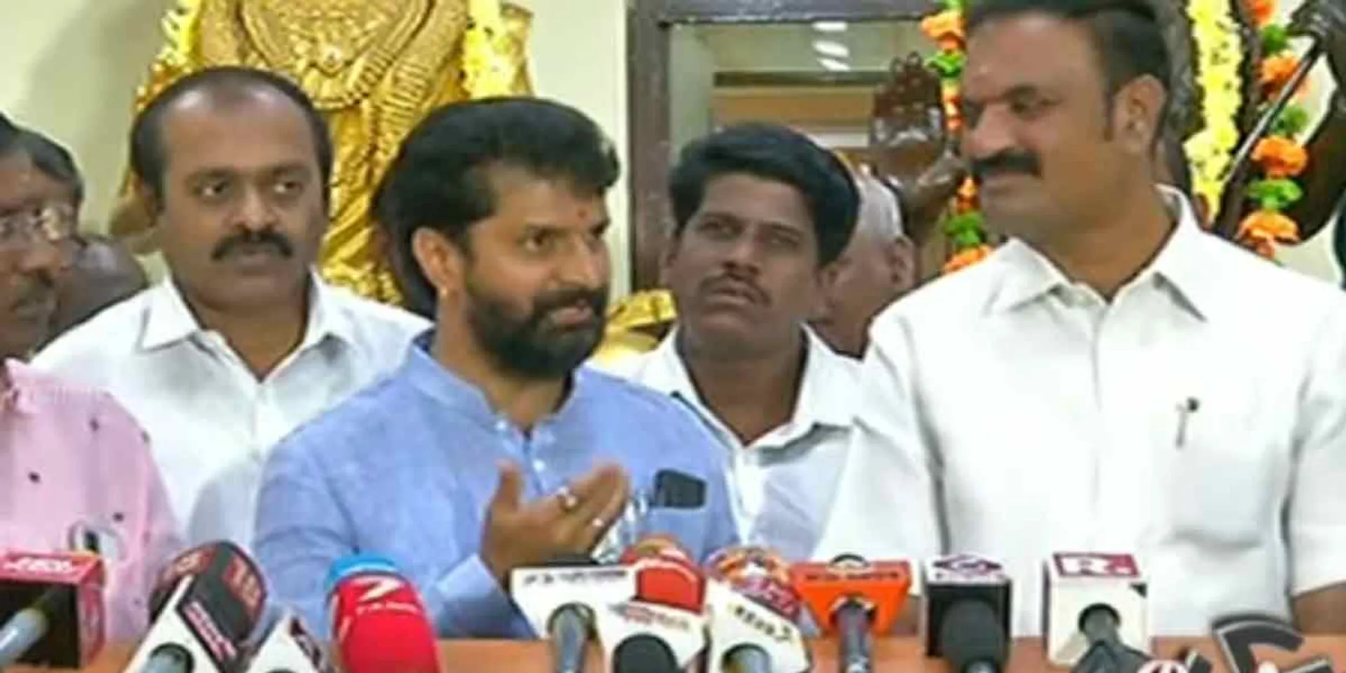 Sasikala's strength ... CT Ravi press meet 