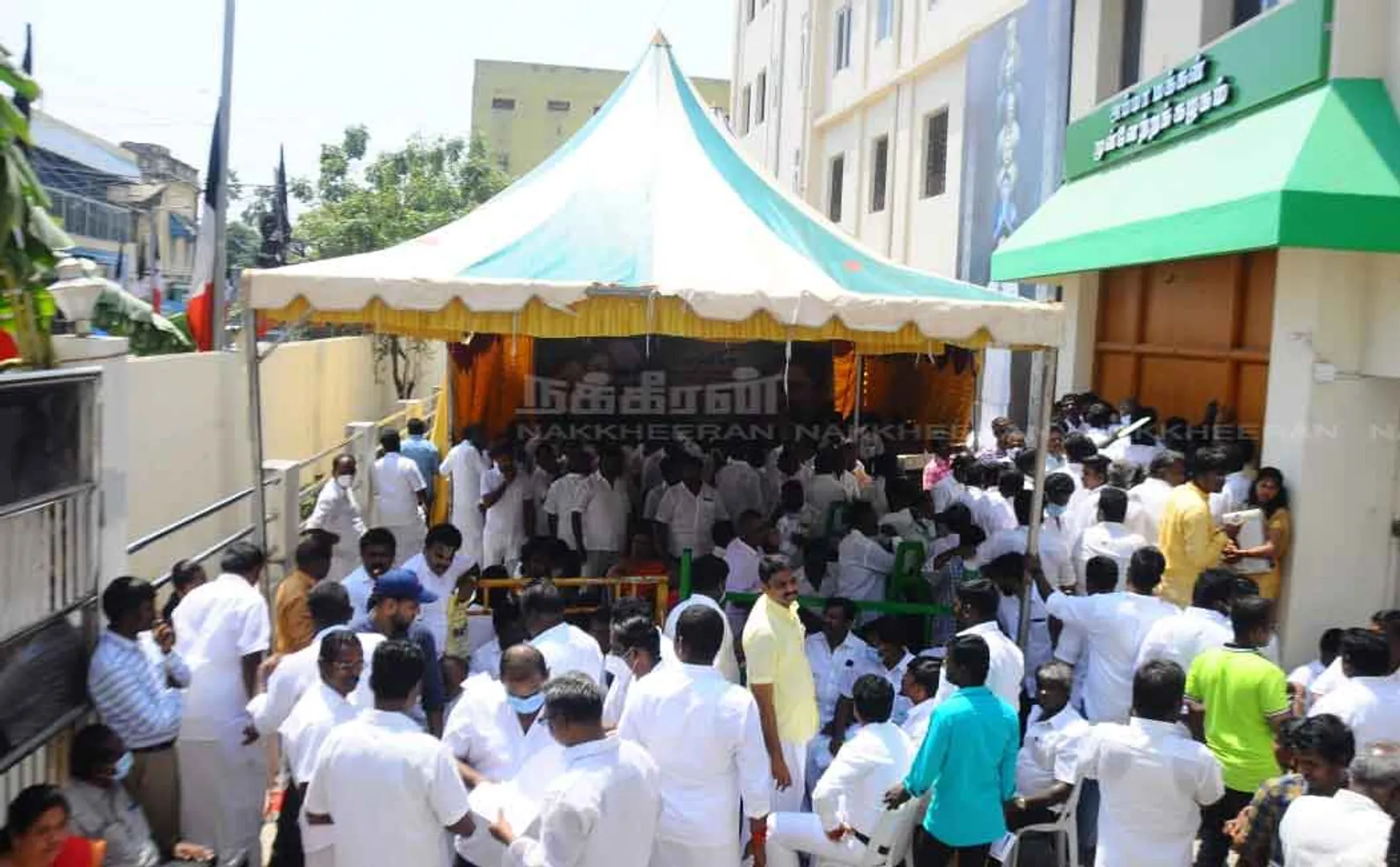 Volunteers gathered at the Ammk office