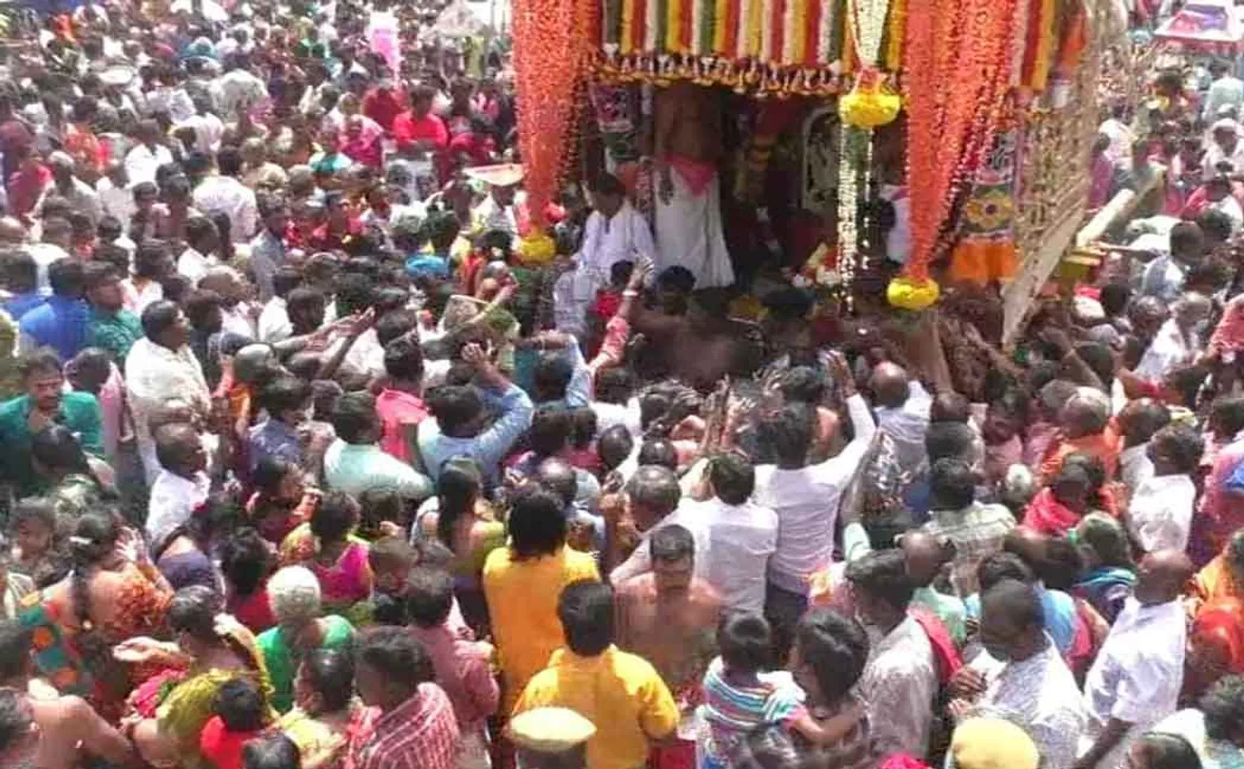 trichy kulumai temple festival many devotees involved 