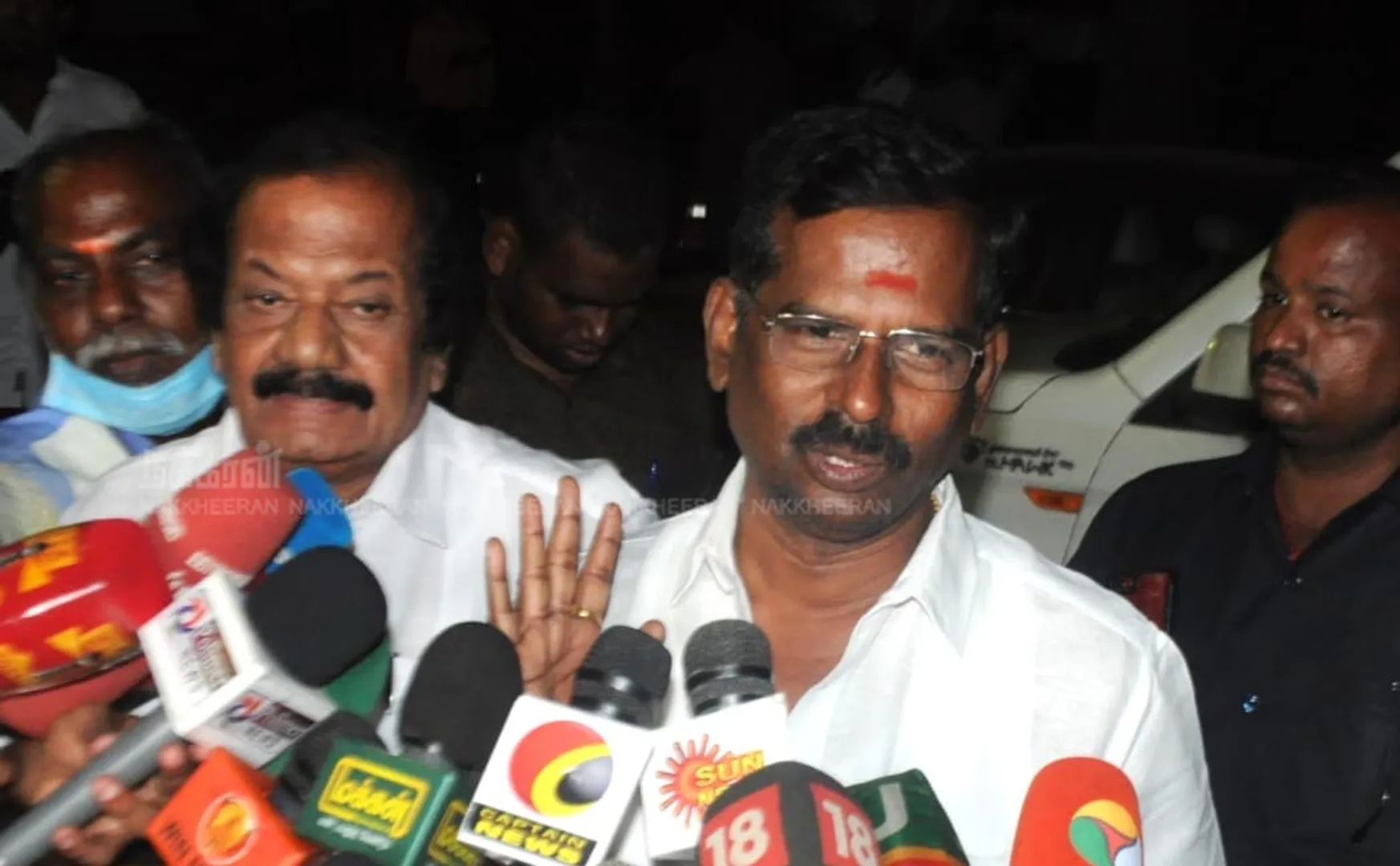 TN ASSEMBLY ELECTION ADMK AND DMDK ALLIANCE DISCUSSION 