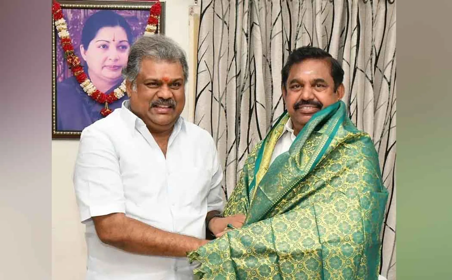 admk leader cm edappadi palaniswamy and g.k.vasan meet 