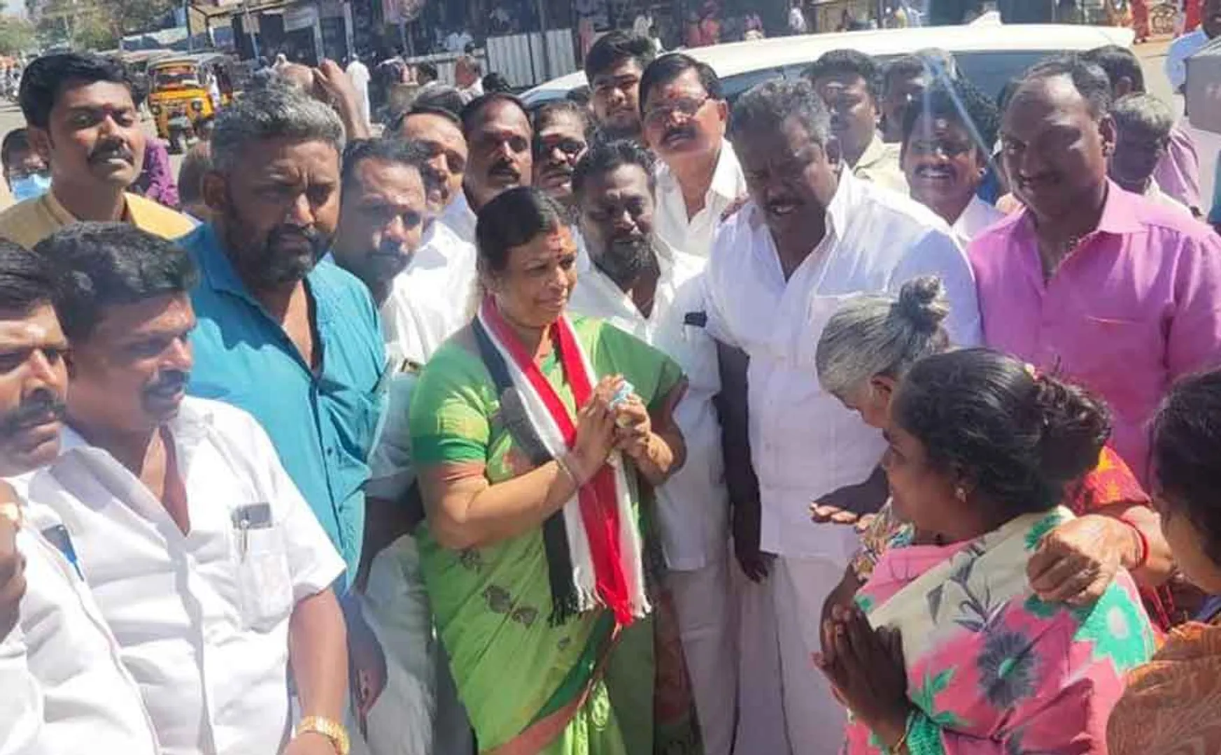 MLA Thenmoli sekar started election campaign 