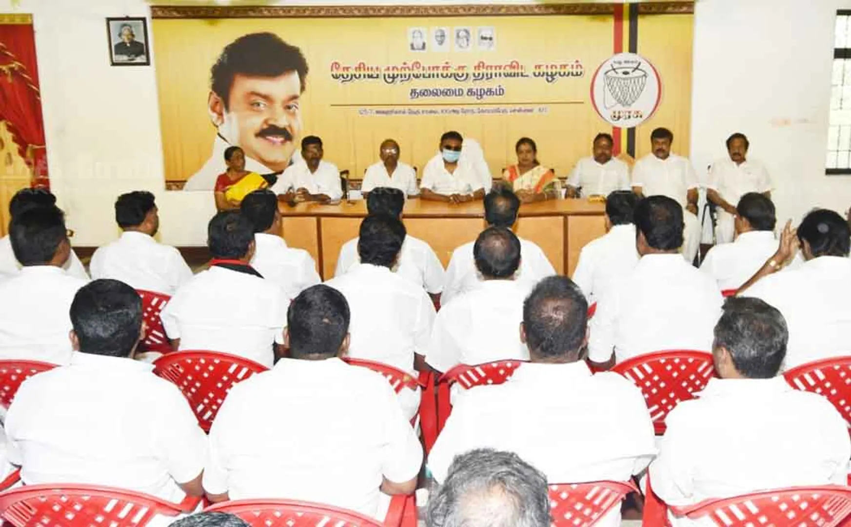 DMDK who left AIADMK, celebrated with fireworks 