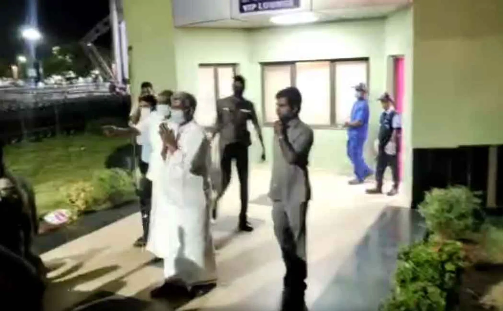 peoples welcomes minister with excitement