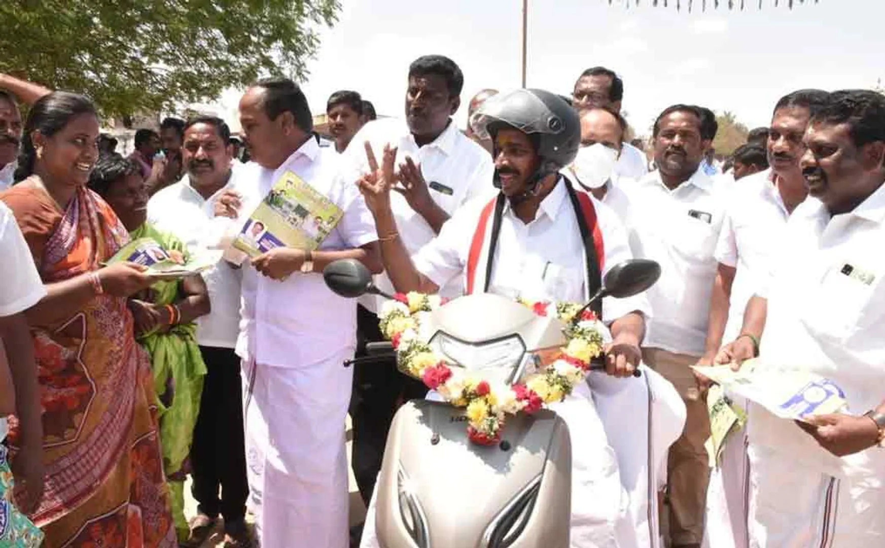 Minister collects votes before filing nominations 