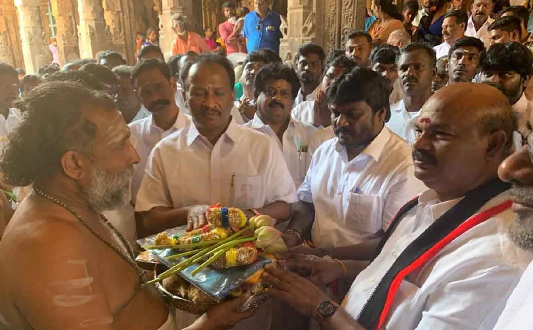 natarajar temple admk mlas pray 