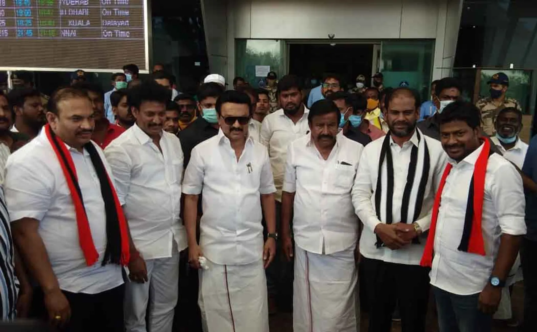 mk stalin reached trichy airport and get ready for campaign