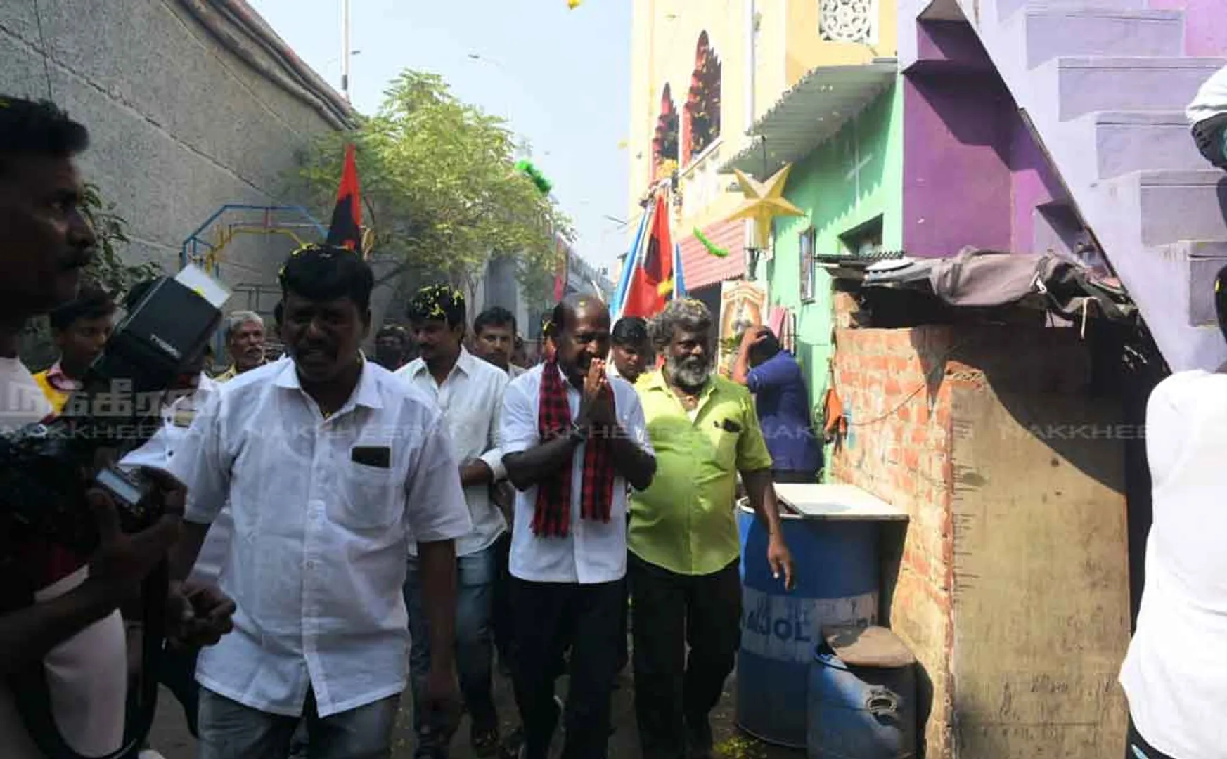 DMK candidate who went door to door to collect votes ..!