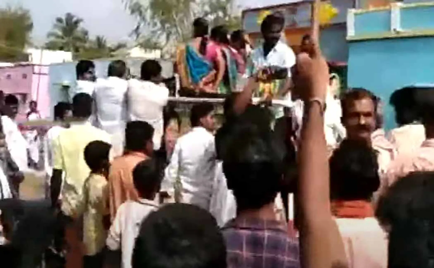 ADMK CANDIDATE AND MINISTER ELECTION CAMPAIGN PEOPLES POLICE 
