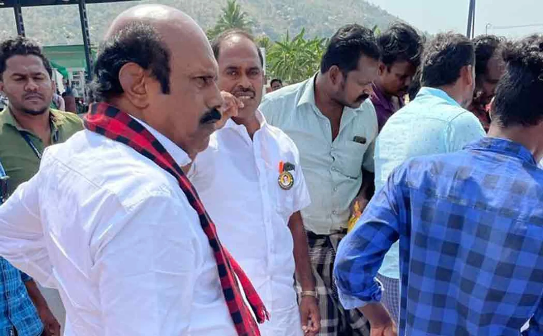 E V Velu moved to senji for election campaign with mk stalin 