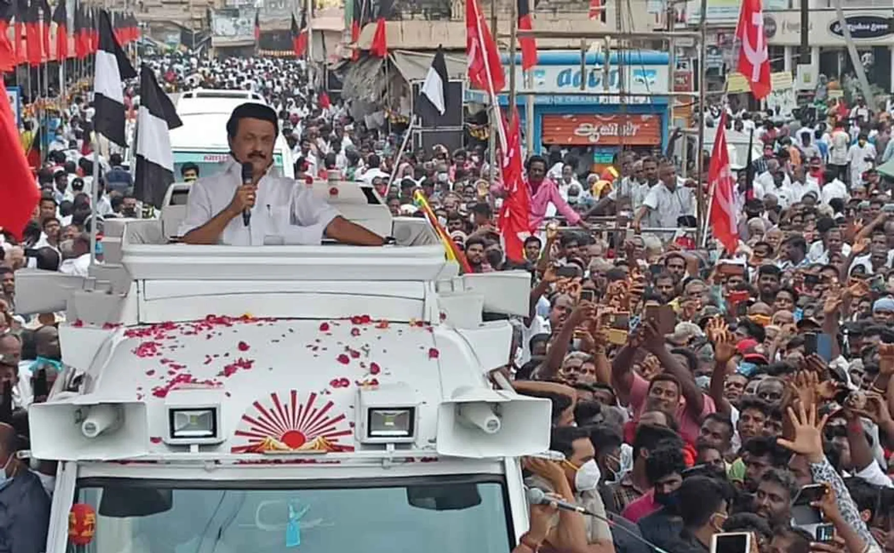 ops said palanisamy not accept sasikala to involve politics stalin on campaign