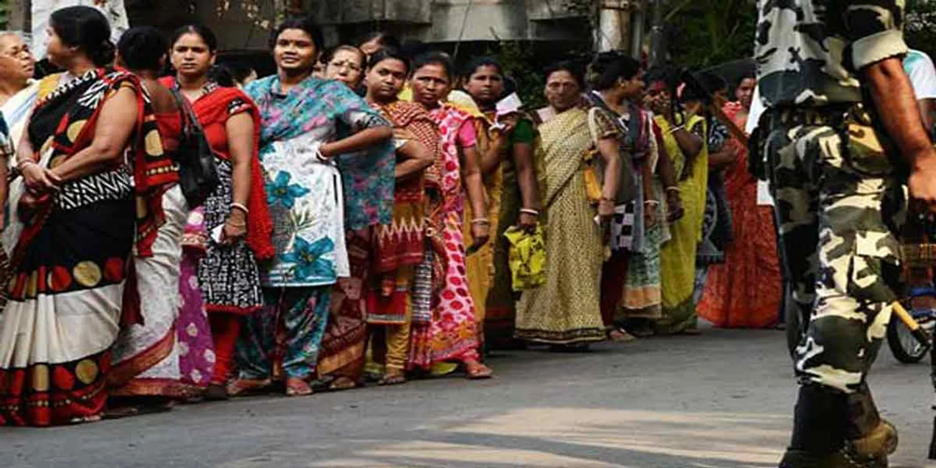 incident in polling station in West Bengal