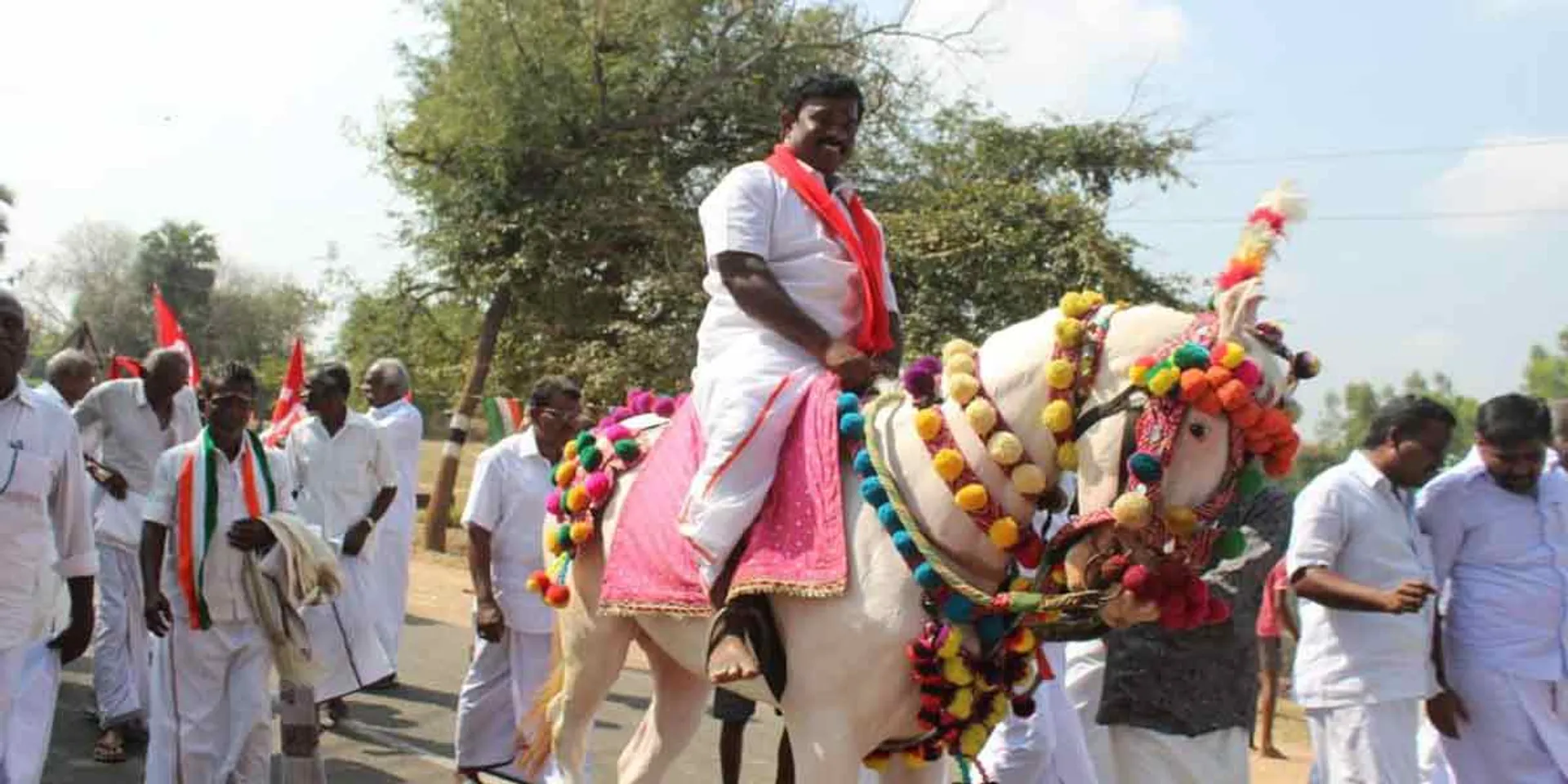'' We will send our candidate on horseback to the fort ... '' The villagers who made the CPM candidate move!