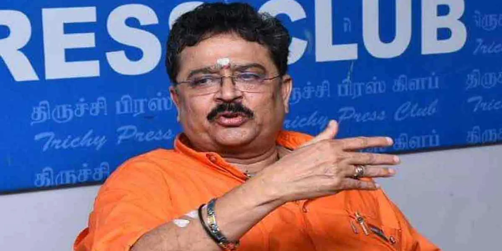 '' Can't read and write what SV Sehgar shared without reading what came on Facebook? '' - Court condemned