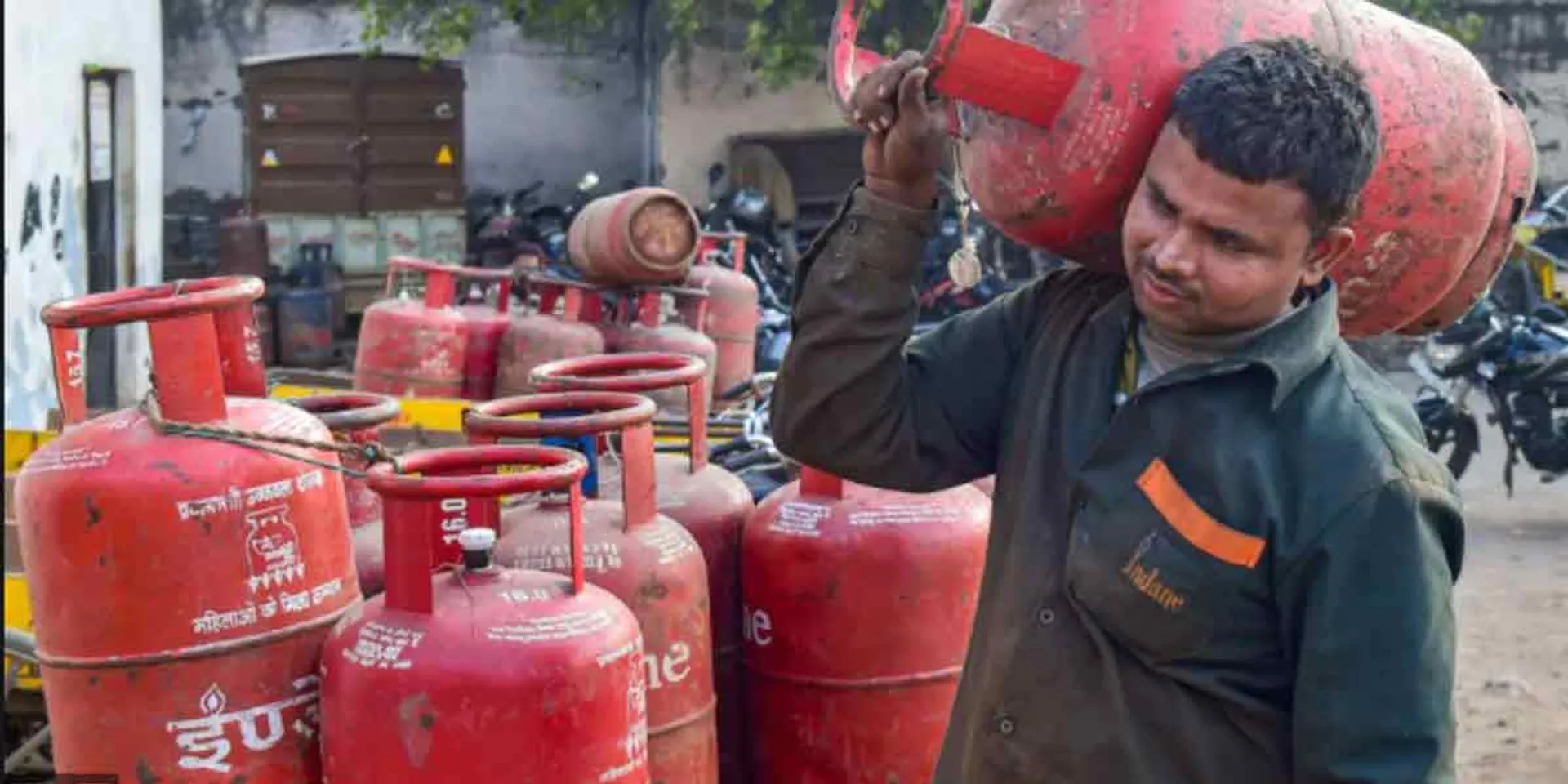 Indian Oil announces reduction in cylinder prices