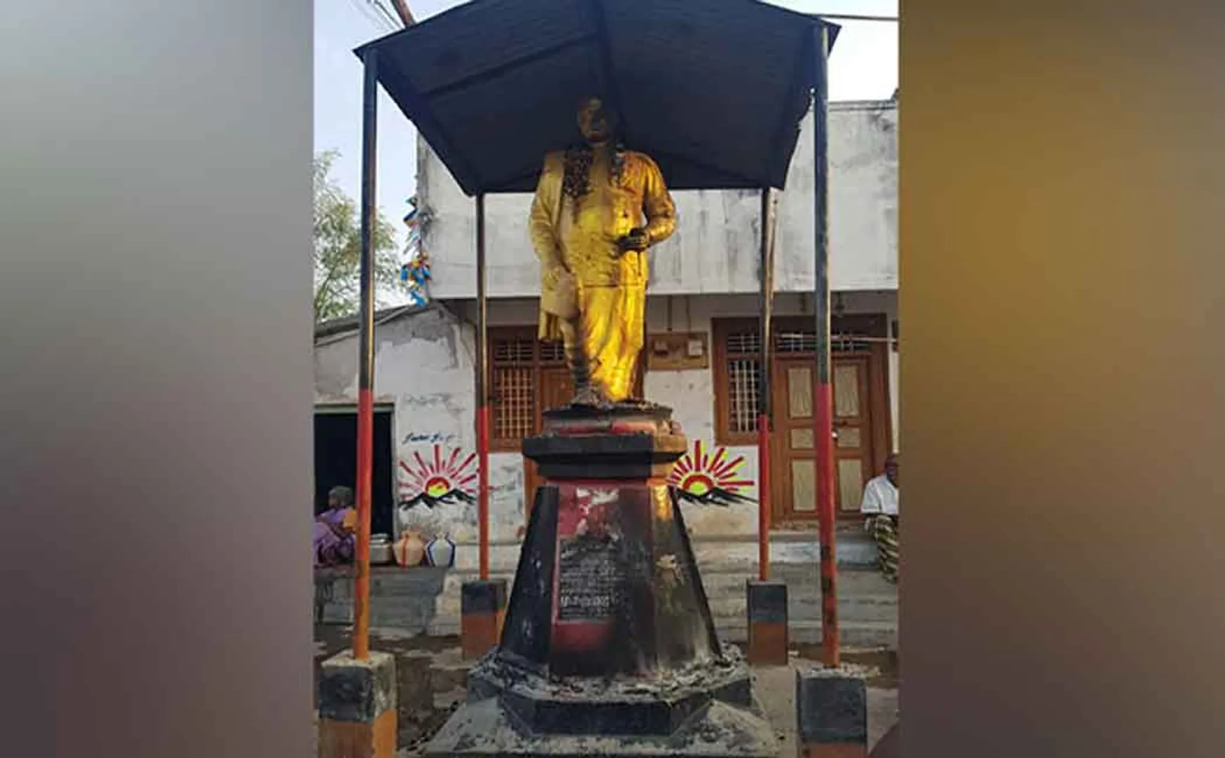 Thirumavalavan condemns burning of Anna statue in Kallakurichi