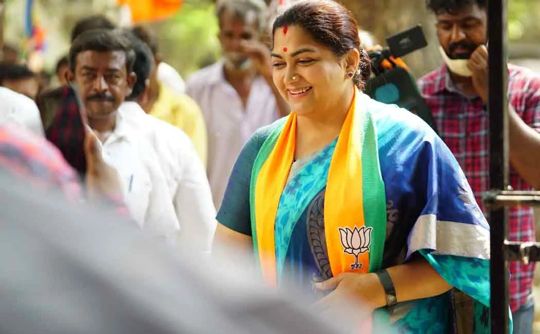 Actress Kushboo twitted to kanimozhi  recover from covid 
