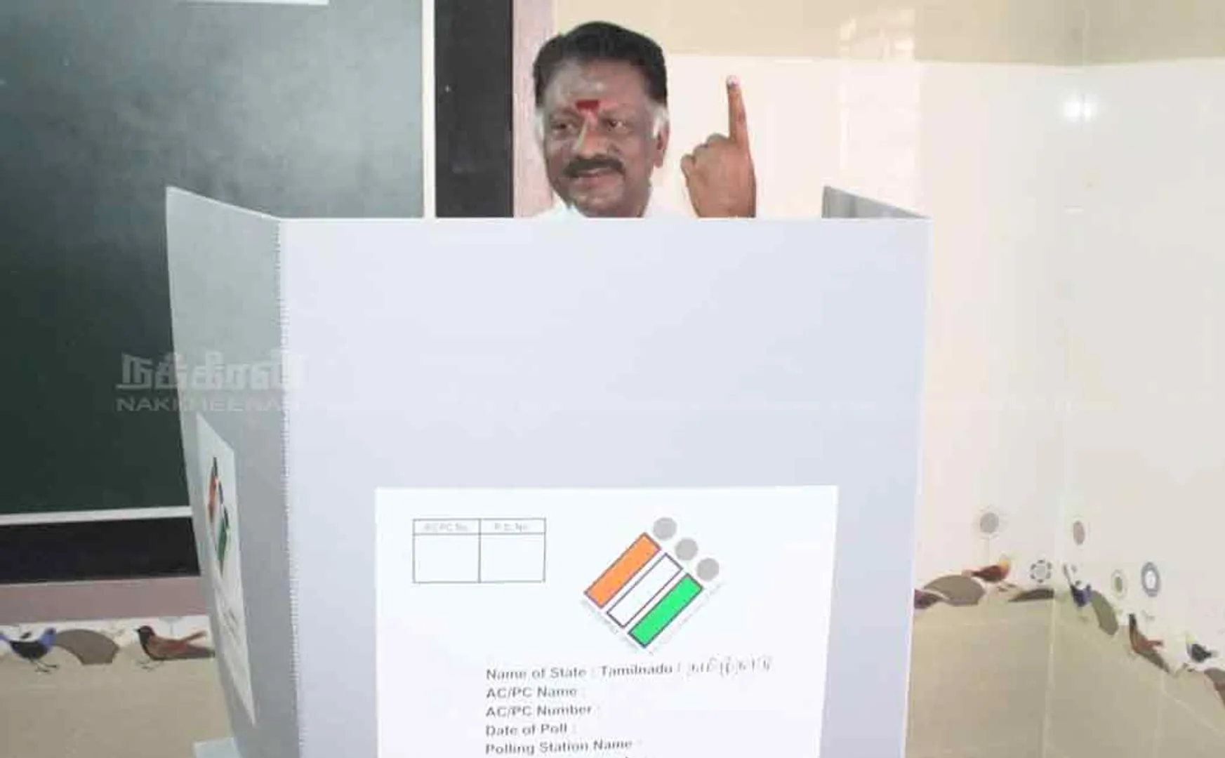 O Paneerselvam cast his vote 