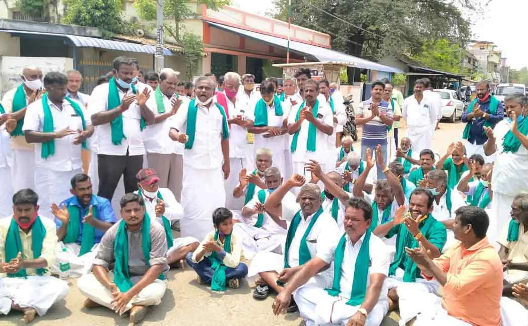 P.R. Pandiyan condemn  for closing the purchasing stations 