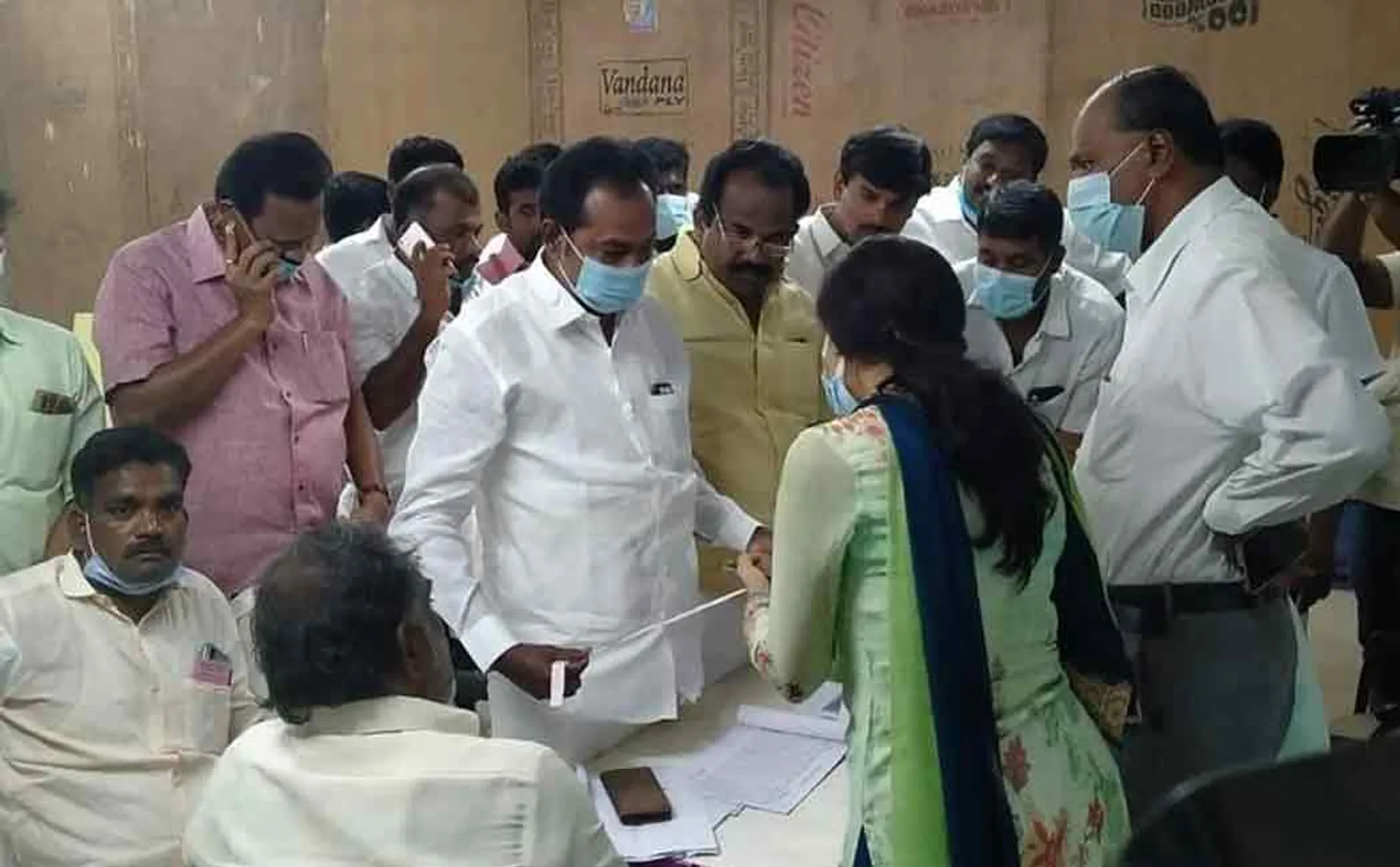 Officers open sealed security room .. Collector clarifies candidates' suspicions ..!