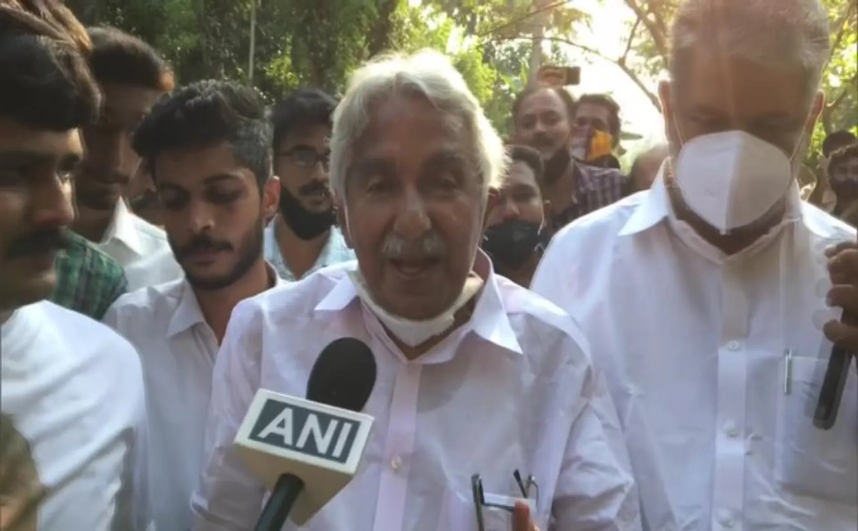CONGRESS SENIOR LEADER AND KERALA FORMER CM OOMMEN CHANDY COVID POSITIVE 