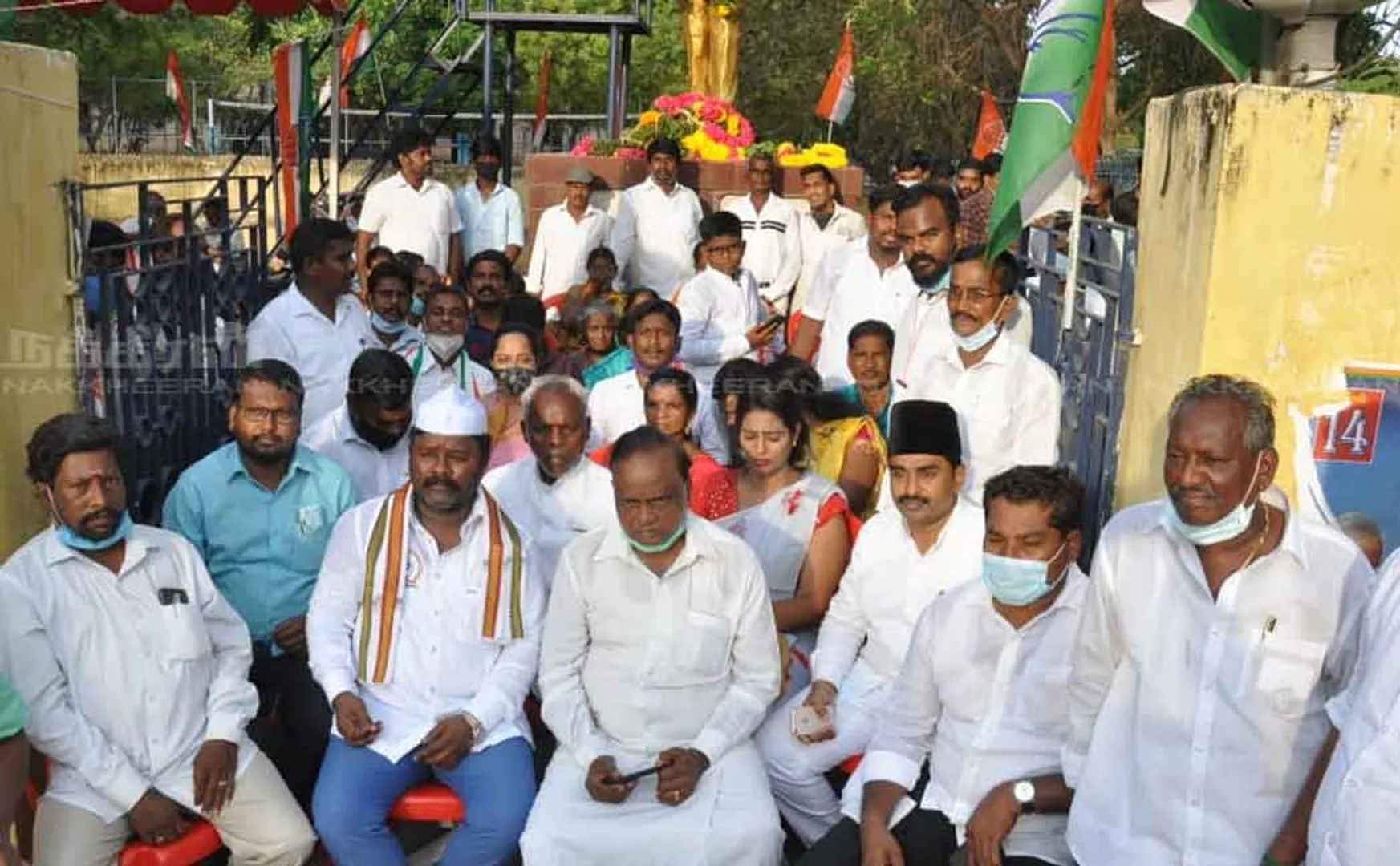 congress volunteers involved in struggle infront of ambedkar statue