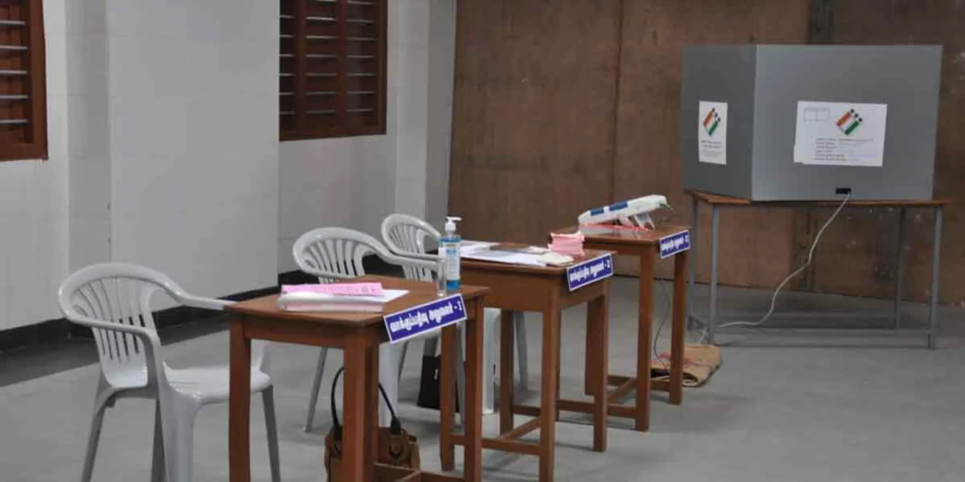 'ink on left hand middle finger' - Election official issues re-election instructions!