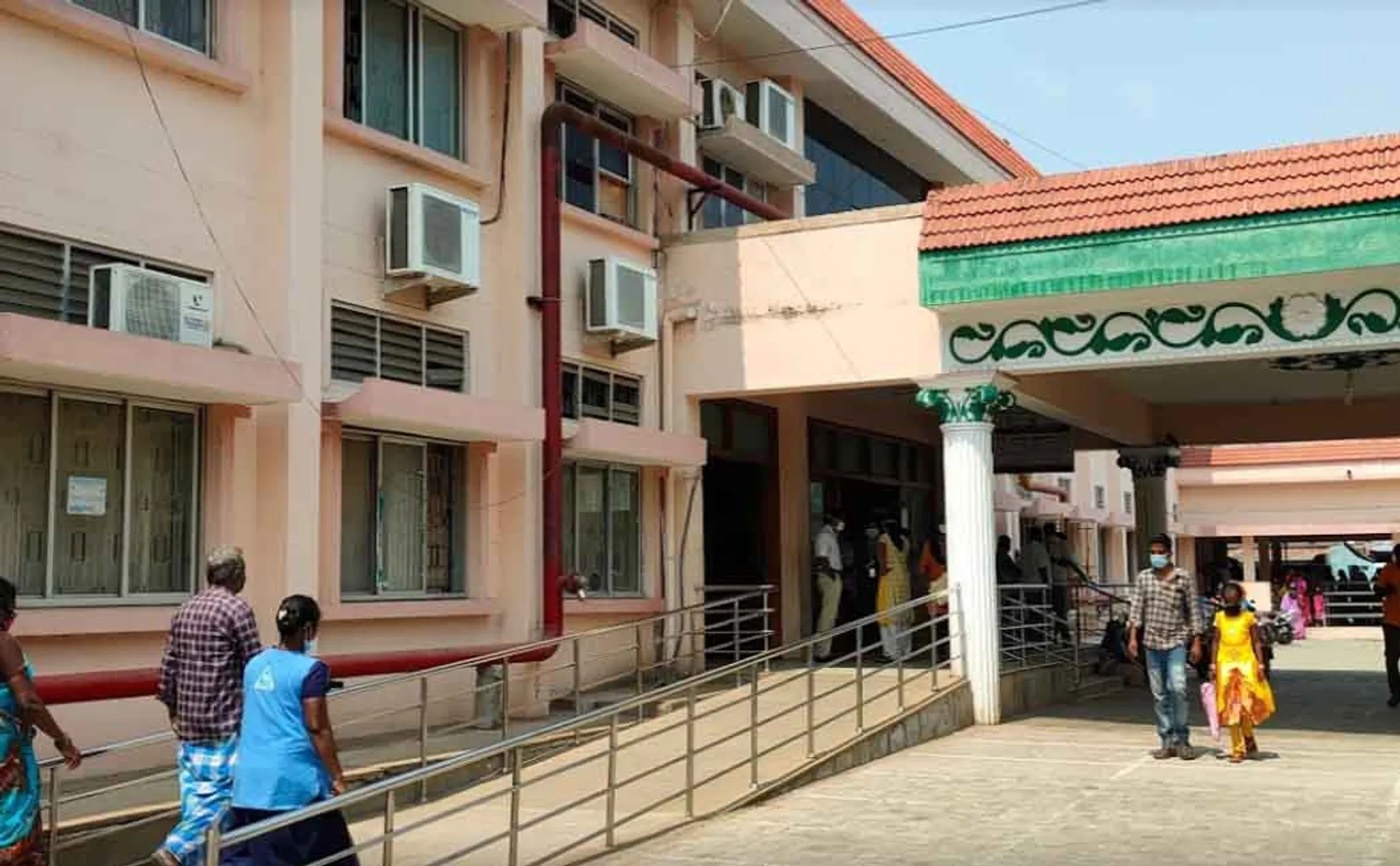 VELLORE DISTRICT GOVERNMENT HOSPITAL PATIENTS INCIDENT DEAN EXPLAIN 