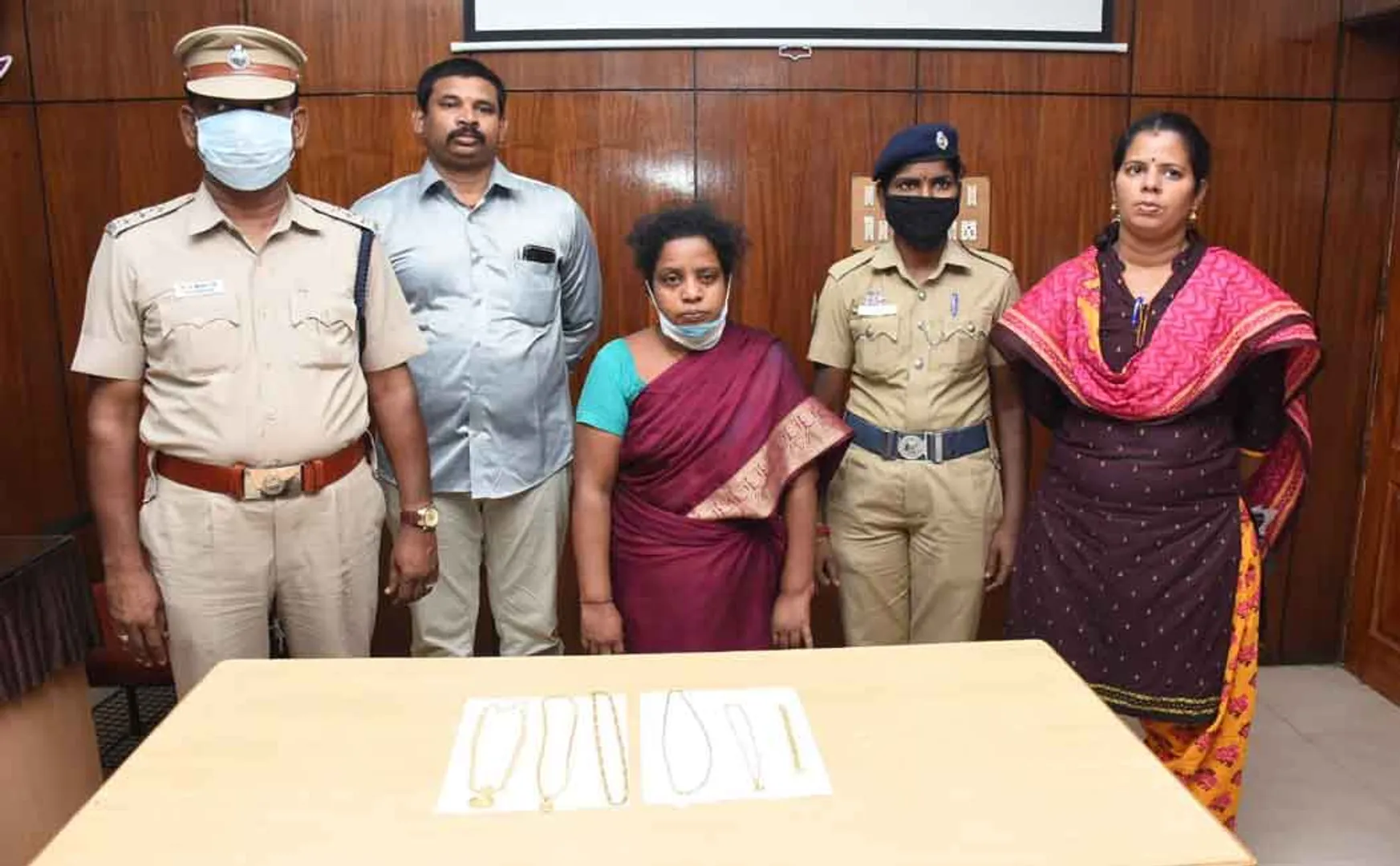 Woman arrested for cheating on ATMs