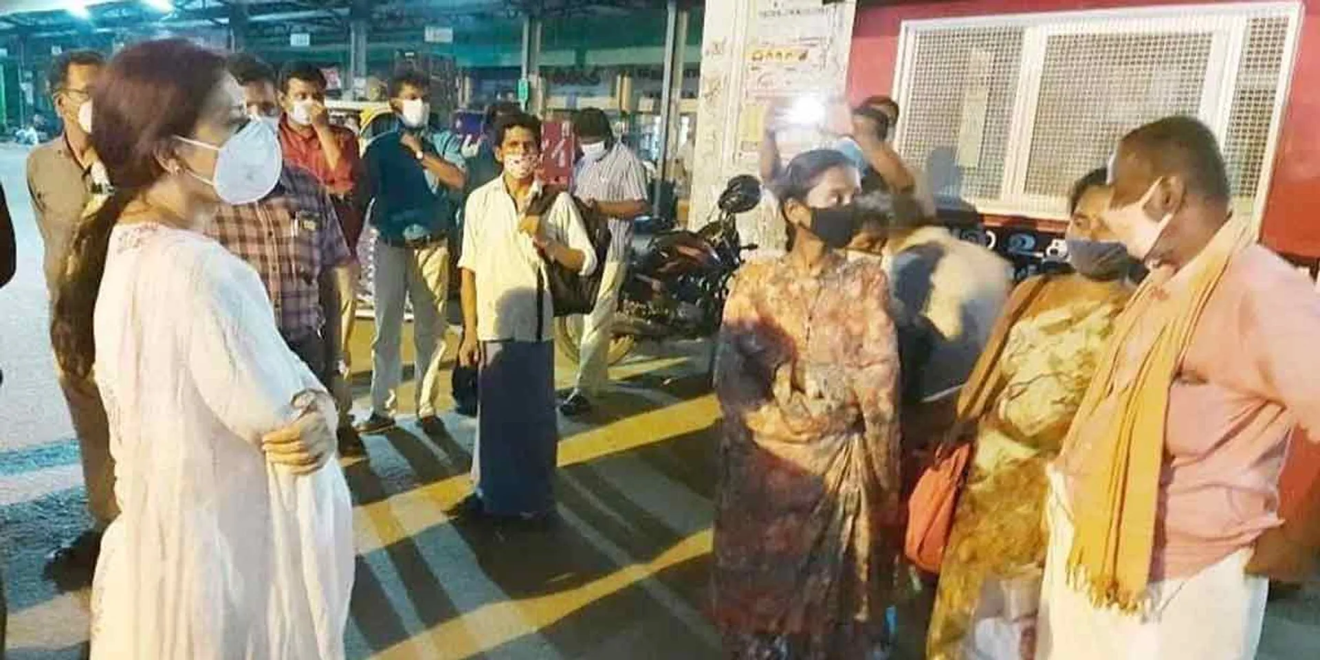 The collector who kept the passengers in the hotel, including the women who were stranded at the bus stand!